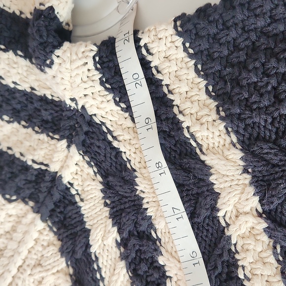 LL Bean  Fisherman Sweater - Picture 6 of 7